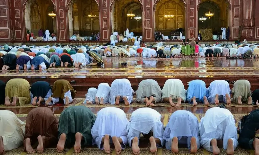 How to pray Eid al Fitr prayer